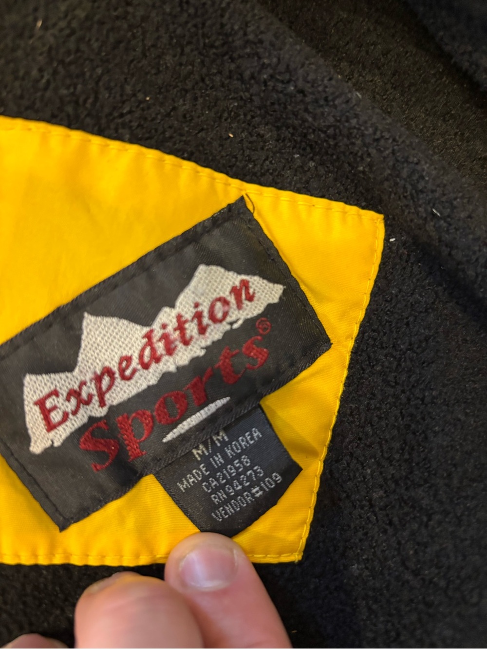 Vintage 90s - Men's Yellow and Black Insulated Bomber Jacket - Picture 8 of 14